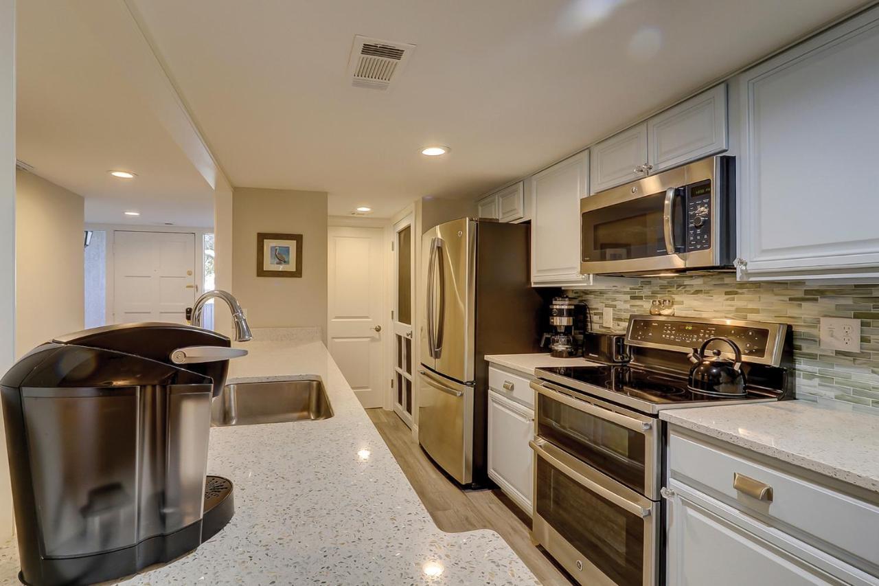 Luxury Updated New Kitchen New Floors, New Tvs, Bikes & Beach Gear Included Хилтон-Хед-Айленд Экстерьер фото