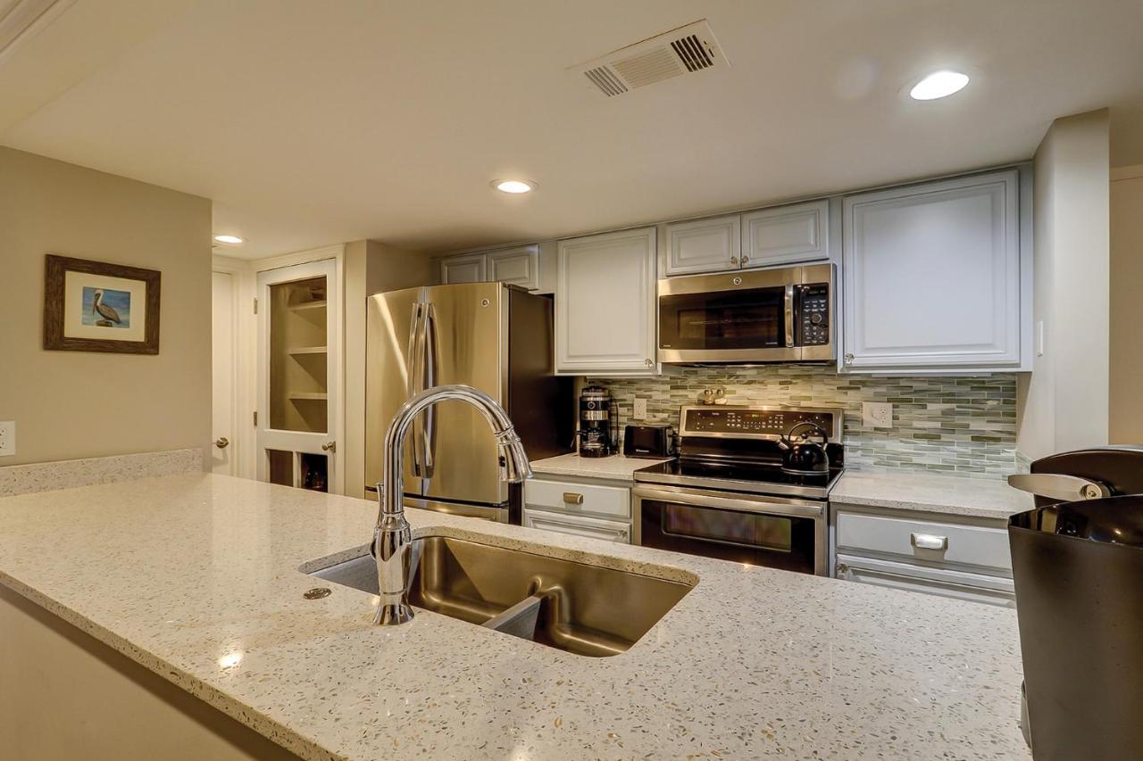 Luxury Updated New Kitchen New Floors, New Tvs, Bikes & Beach Gear Included Хилтон-Хед-Айленд Экстерьер фото