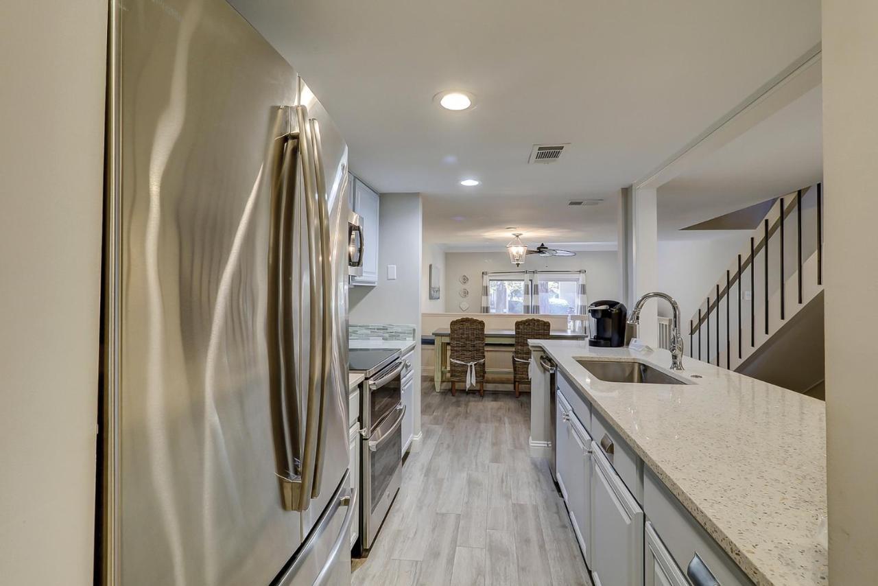 Luxury Updated New Kitchen New Floors, New Tvs, Bikes & Beach Gear Included Хилтон-Хед-Айленд Экстерьер фото